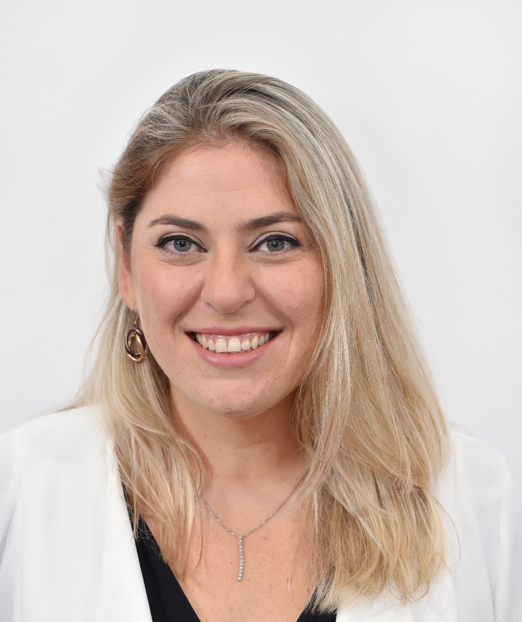 אינה דולז'נסקי