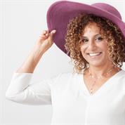 משתתפת בסדנה להיפנוזה עצמית