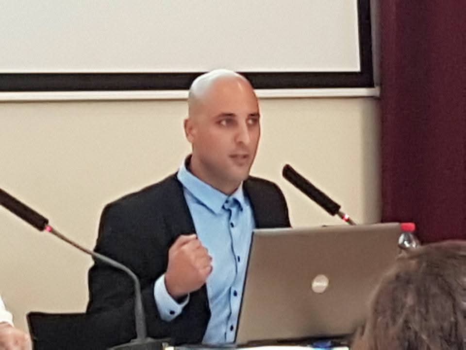 ד"ר אלעד אלמוג בהרצאה
